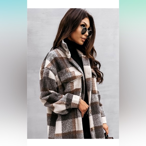 Size large lightweight shacket - Picture 1 of 5